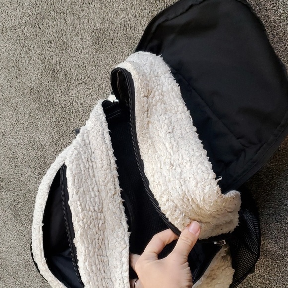 Pink VS Rare Sherpa Large Campus Backpack - Picture 14 of 14